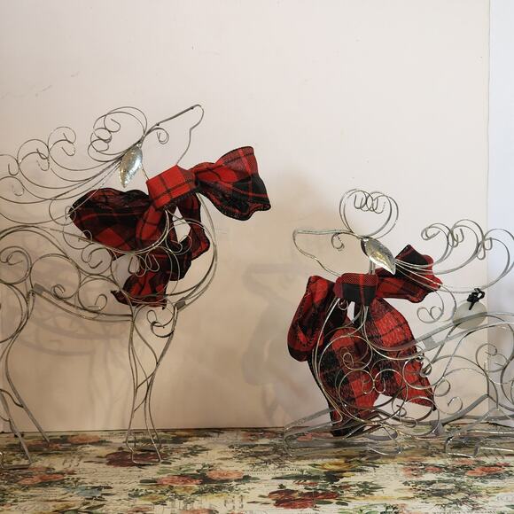 Metal Wire Christmas Deer Set Standing and Laying Buffalo Check Ribbon - Picture 3 of 7